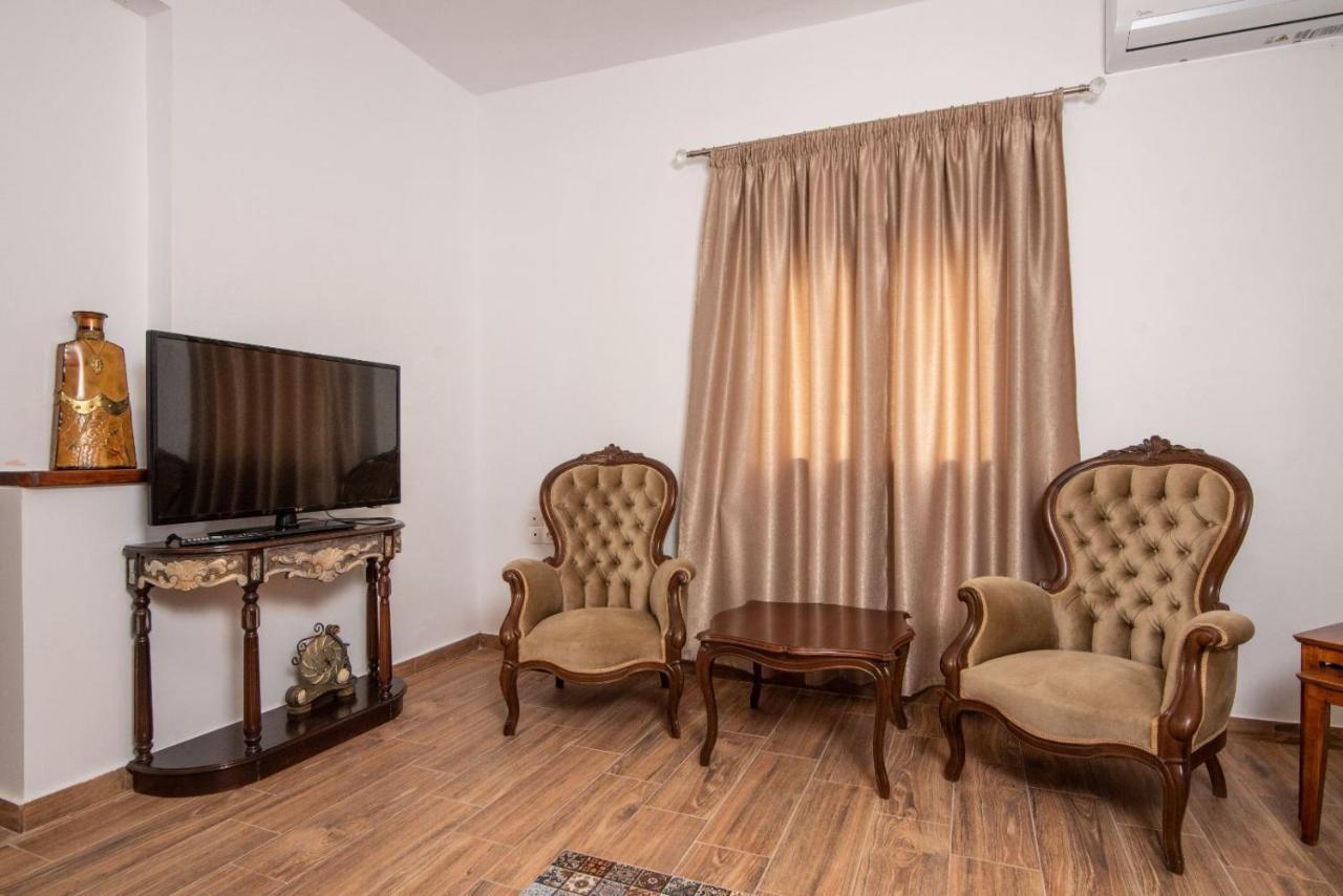 קליבס Just Near The Beach! Vintage Big Lovely House מראה חיצוני תמונה